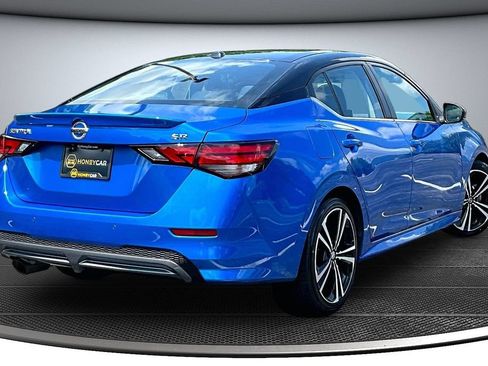 Used 2022 Nissan Sentra SR w/ Electronics Package FWD image 6