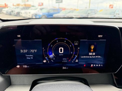 Used 2025 Chevrolet Traverse LT w/ Midnight/Sport Edition FWD image 24