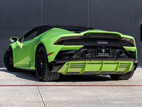 Used 2023 Lamborghini Huracan EVO image 7
