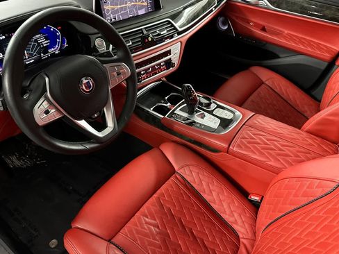 Used 2021 BMW ALPINA B7 xDrive w/ Luxury Rear Seating Package image 11