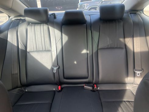 Used 2018 Honda Accord Touring image 14