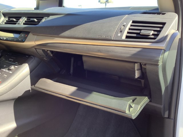 Used 2014 Lexus CT 200h FWD image 38