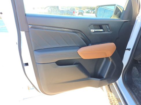 Used 2023 GMC Canyon AT4 image 42