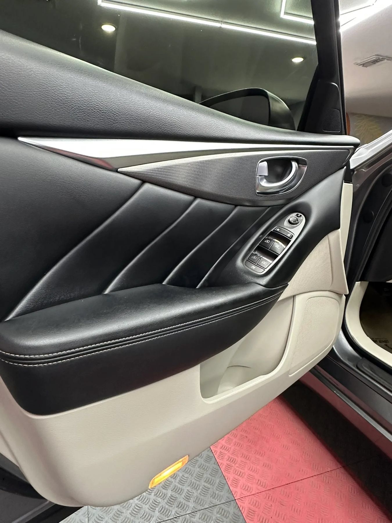 Used 2017 INFINITI Q50 Signature Edition RWD image 9