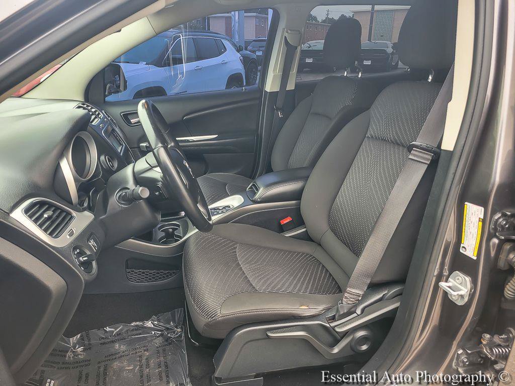 Used 2017 Dodge Journey SE w/ Flexible Seating Group FWD image 16