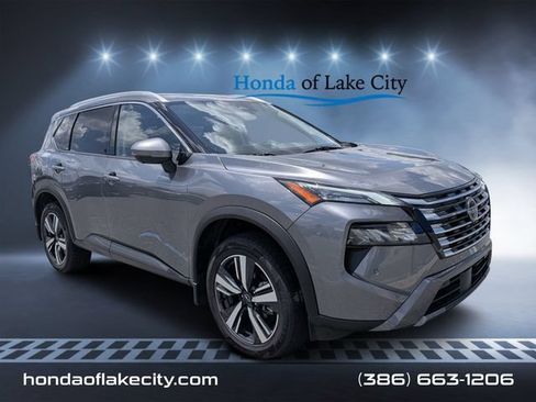 Used 2025 Nissan Rogue SL AWD/4WD image 1