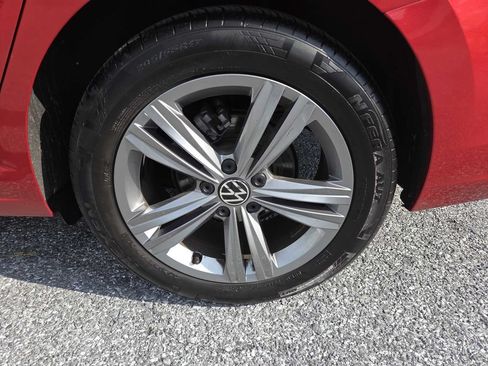 Used 2024 Volkswagen Jetta SE FWD image 32