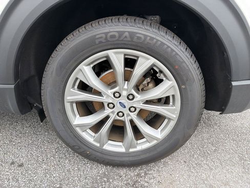 Used 2023 Ford Explorer XLT w/ Equipment Group 202A RWD image 20