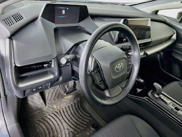Used 2023 Toyota Prius LE AWD/4WD image 10