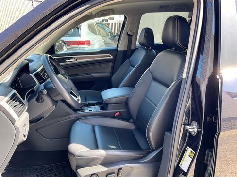 Certified 2023 Volkswagen Atlas SE w/ Panoramic Sunroof Package FWD image 24