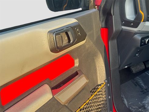 Used 2023 Ford Bronco Badlands image 18