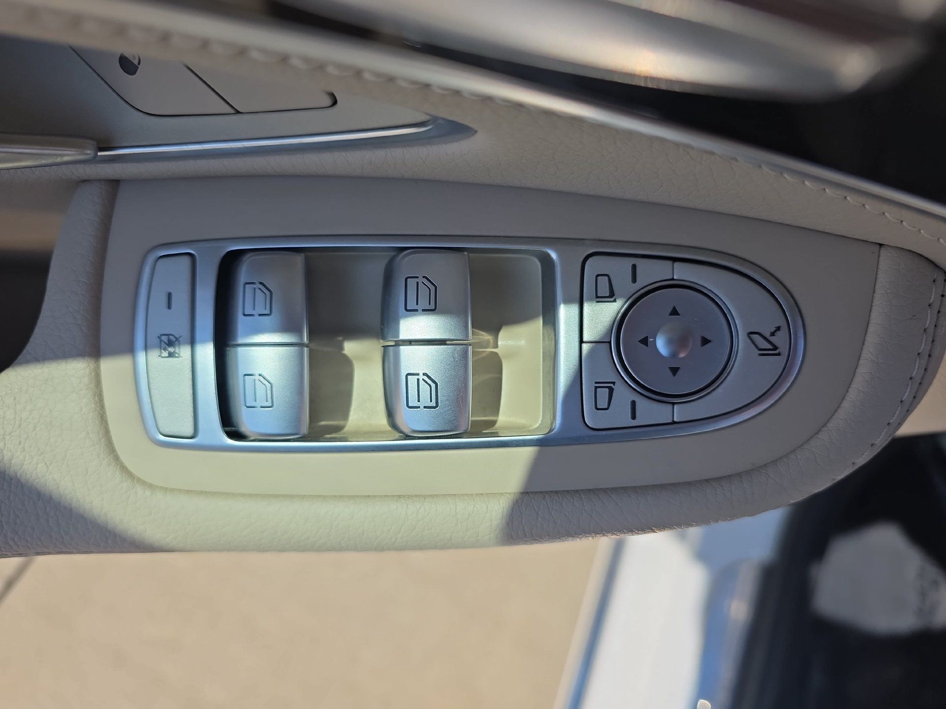 Used 2015 Mercedes-Benz C 300 Sedan image 26