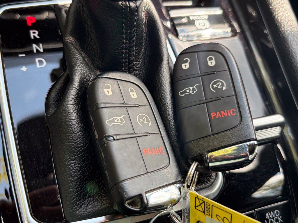 Used 2024 Jeep Compass Latitude w/ Convenience Group AWD/4WD image 23