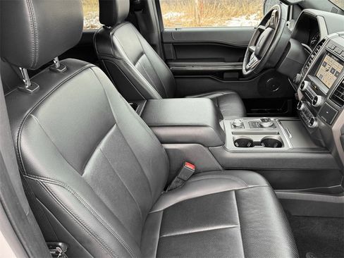 Used 2019 Ford Expedition XLT w/ Equipment Group 202A image 28
