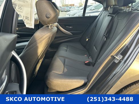 Used 2018 BMW 320i Sedan image 18