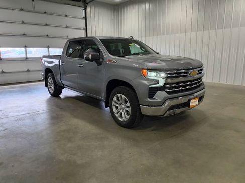 Used 2025 Chevrolet Silverado 1500 LTZ AWD/4WD image 2
