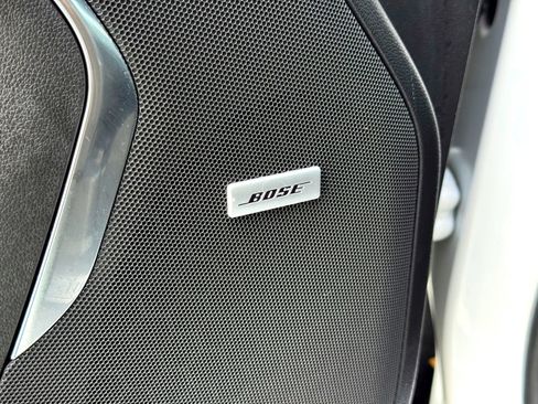 Used 2022 Chevrolet Suburban Z71 w/ Luxury Package image 16