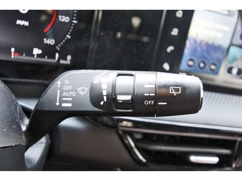 Used 2025 Nissan Kicks SR w/ SR Premium Package AWD/4WD image 21