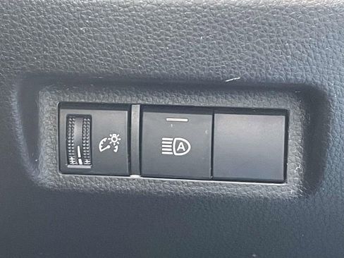 Used 2020 Toyota RAV4 LE image 22