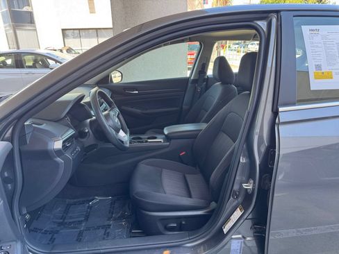 Used 2025 Nissan Altima 2.5 SV FWD image 23