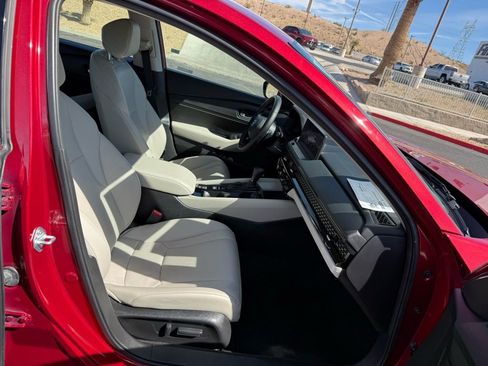 Used 2023 Honda Accord EX-L image 12