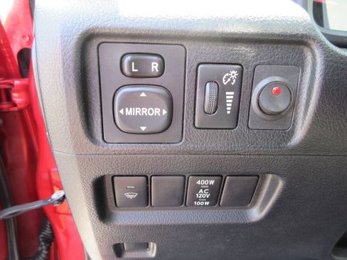 Used 2018 Toyota 4Runner SR5 AWD/4WD image 22