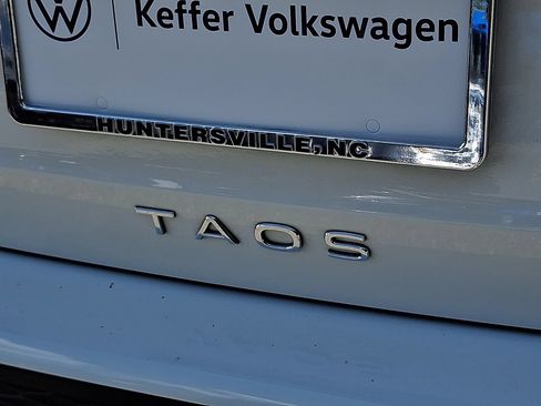Used 2024 Volkswagen Taos SE FWD image 29