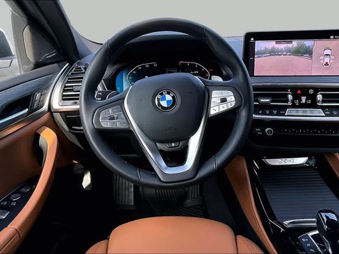 Used 2024 BMW X4 xDrive30i w/ Premium Package AWD/4WD image 5