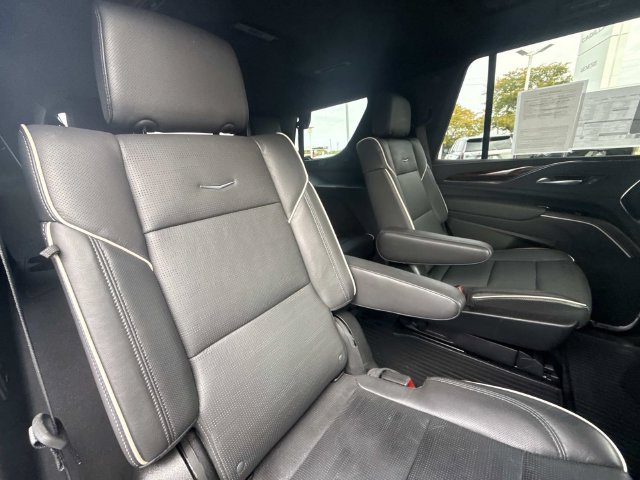 Certified 2023 Cadillac Escalade Premium Luxury w/ Performance Package AWD/4WD image 25