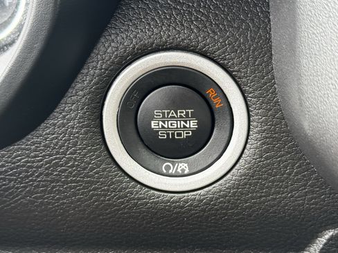 Used 2025 RAM 1500 Big Horn AWD/4WD image 22