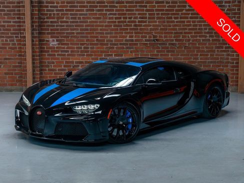 Used 2023 Bugatti Chiron Super Sport AWD/4WD image 3