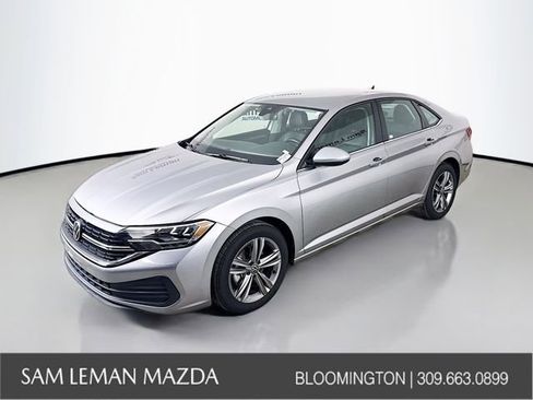 Used 2024 Volkswagen Jetta SE image 3