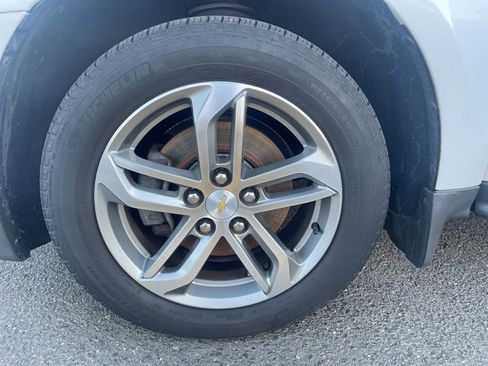 Used 2016 Chevrolet Equinox LTZ w/ Enhanced Convenience Package image 14