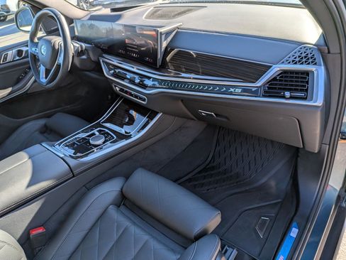 Used 2025 BMW X5 xDrive40i w/ Climate Comfort Package image 41