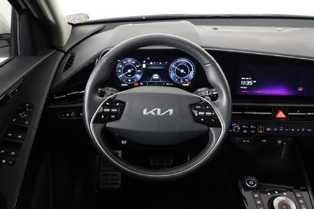 Used 2023 Kia Niro Wave w/ Wave Preserve Package FWD image 7