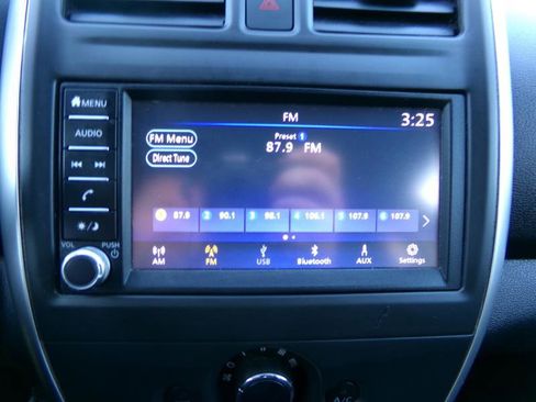 Used 2019 Nissan Versa SV image 17