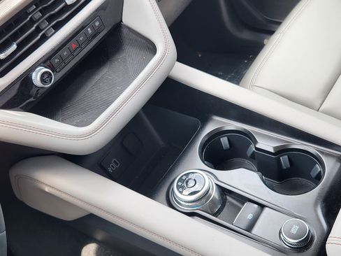 New 2026 Ford Explorer Active w/ Active Comfort Package RWD image 16