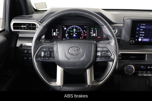 Used 2025 Toyota 4Runner SR5 AWD/4WD image 6