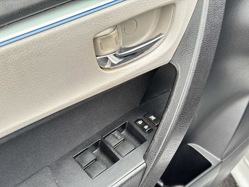 Used 2015 Toyota Corolla LE image 17