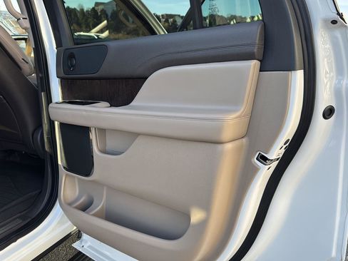 Used 2022 Lincoln Navigator L Reserve image 13