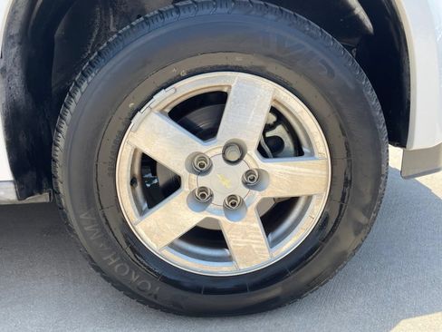 Used 2005 Chevrolet Equinox LS w/ Preferred Equipment Group FWD image 25