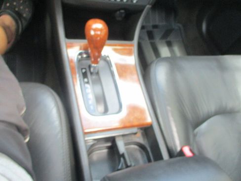 Used 2005 Buick LaCrosse CXS w/ Gold Convenience Package FWD image 34