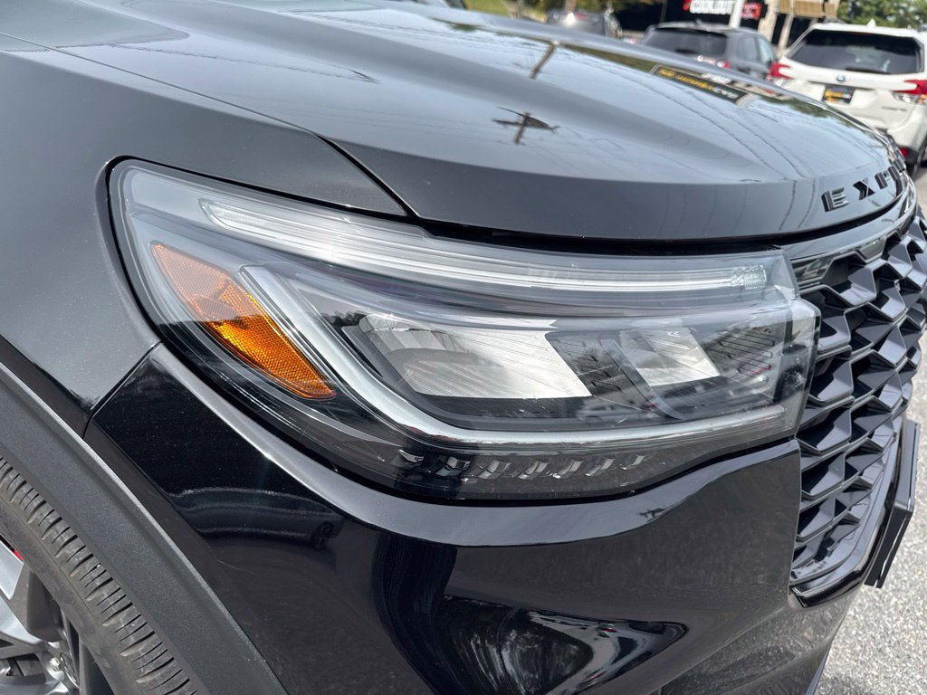 Used 2025 Ford Explorer ST-Line w/ Premium Package AWD/4WD image 4