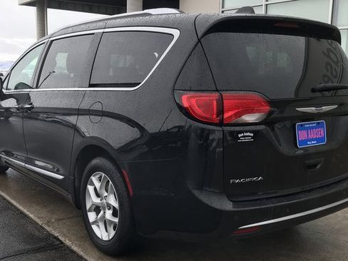 Used 2020 Chrysler Pacifica Limited image 20