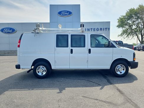 Used 2015 Chevrolet Express 2500 RWD image 5