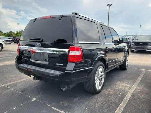 Used 2015 Ford Expedition Platinum RWD image 5