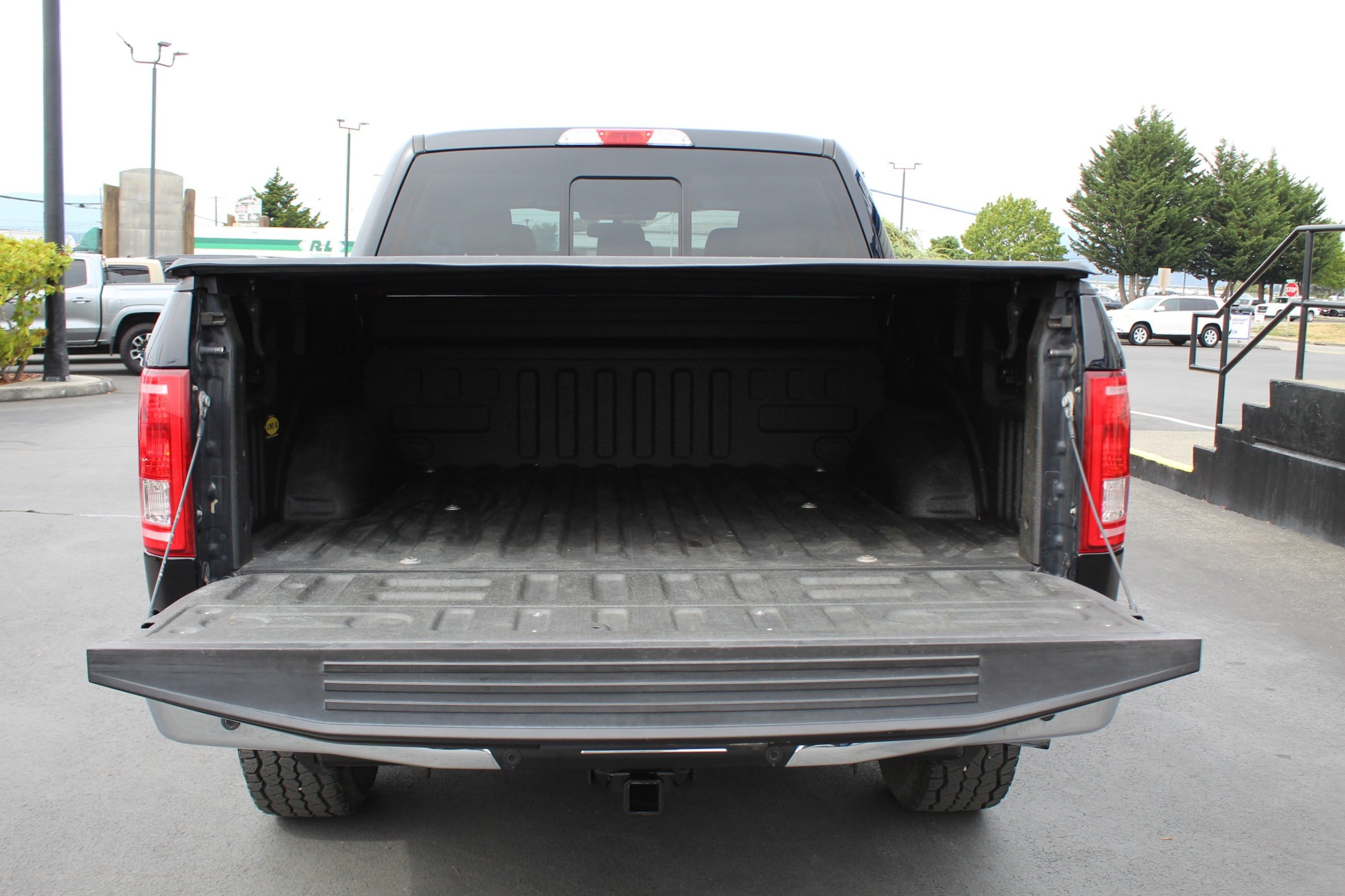 Used 2016 Ford F150 XLT w/ Equipment Group 302A Luxury AWD/4WD image 20