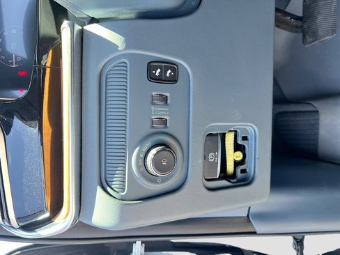 Used 2022 Jeep Grand Wagoneer Series II w/ Convenience Group III AWD/4WD image 10