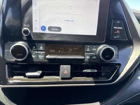 Used 2023 Toyota Highlander LE FWD image 13