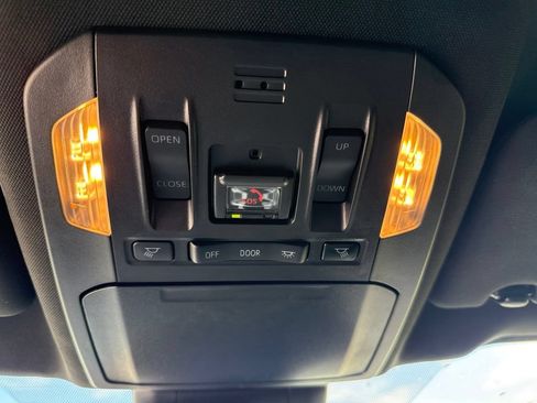 Used 2021 Toyota Highlander XSE AWD/4WD image 15